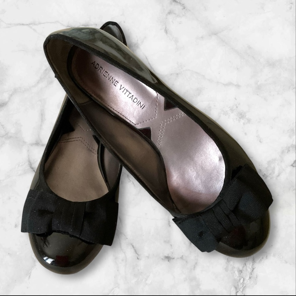 Adrienne Vittadini Black Patent Leather Flats with Bows Size 7 - Picture 3 of 15